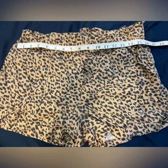 Aerie Cheetah Print Size Large Shorts - Picture 3 of 5